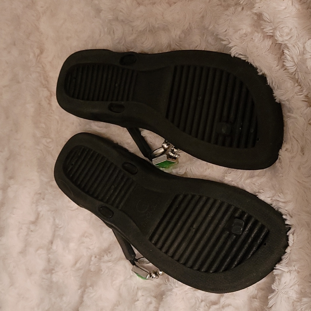 Size 8 Billito jeweled flip flops - Picture 3 of 6